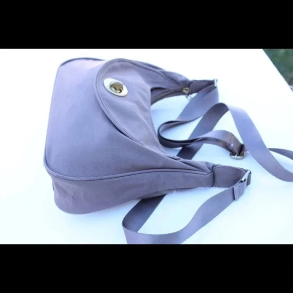 Baggallini cross body bag - Picture 6 of 8